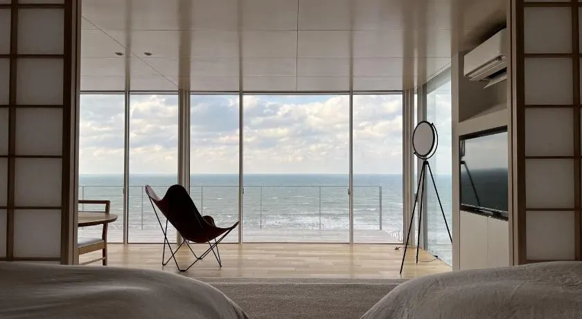 Cliff House MORAI - Image 1