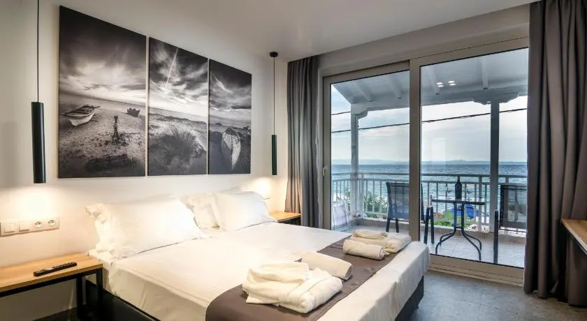 Salty Sea View Apartments - Image 1