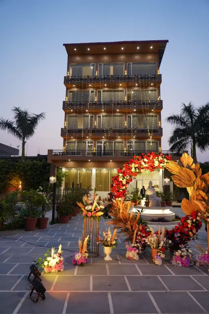 Paradise Resort Paonta - Image 1
