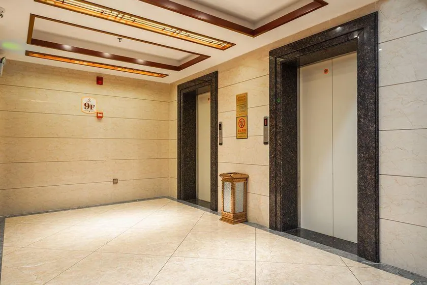 Liucheng Hotel - Image 1