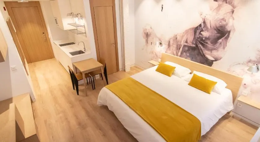 Plaza Mayor Suites & Apartments - Image 1
