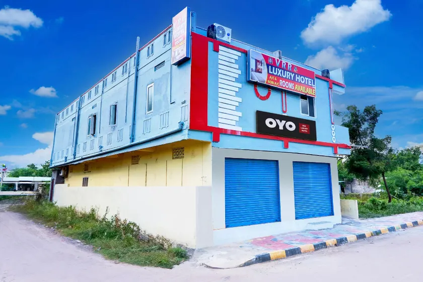 Hotel O VRR LUXURY HOTEL - Image 1