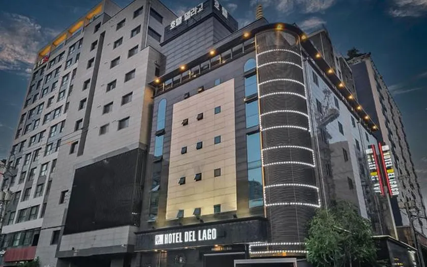 Suwon City Hall Hotel del Lago - Image 1
