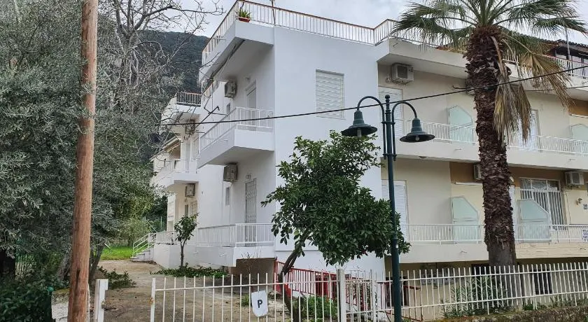 Angela's Luxury Apartments - Image 1