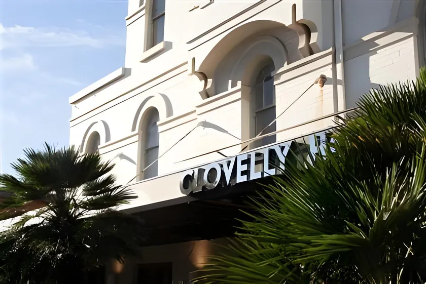 The Clovelly Hotel - Image 1