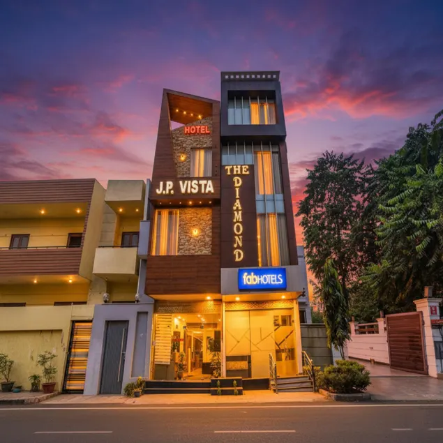 FabHotel Diamond - Image 1