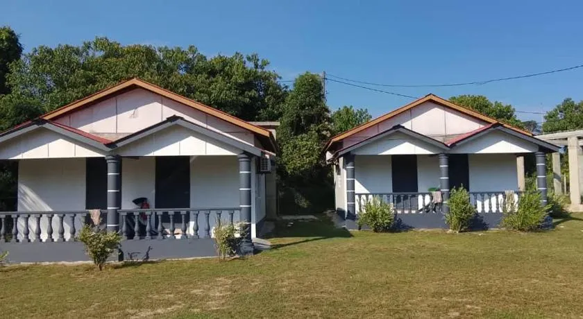 Mersing Chalet Teluk Sisek - Image 1