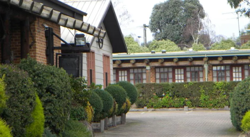 Mahogany Park - Image 1