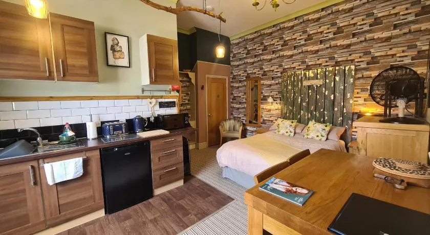 The Alder Studio @ The Pheasant - Image 1