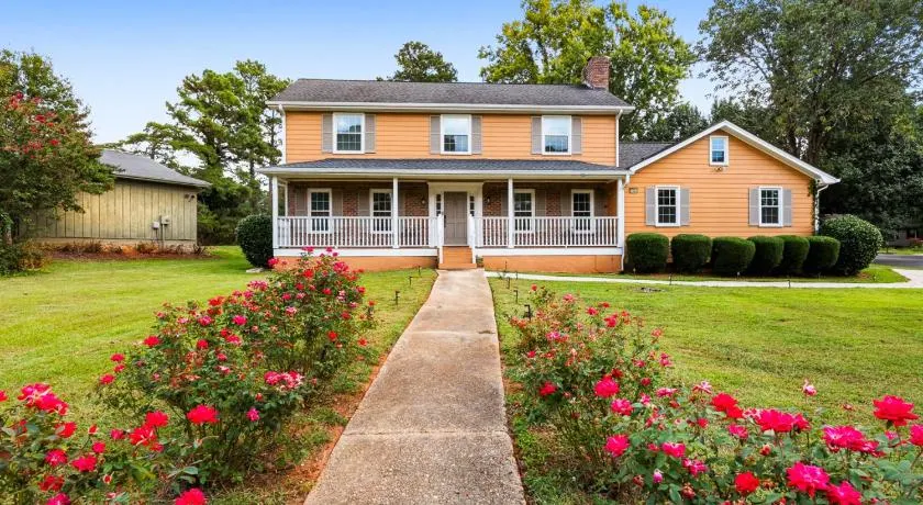 Lilburn Gateway with Game Loft, Fire Pit, Stone Mountain - Image 1
