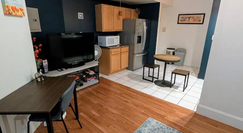 Yankee Hill 1BR wParking Walk to Lake - Image 1