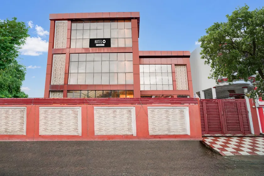 Hotel O Jankipuram Vikas Nagar - Image 1