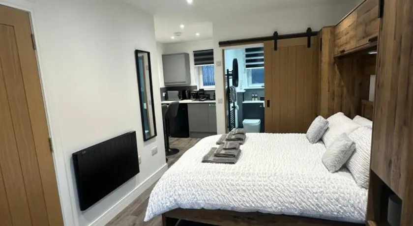 Burnbrae Apartment - Image 1
