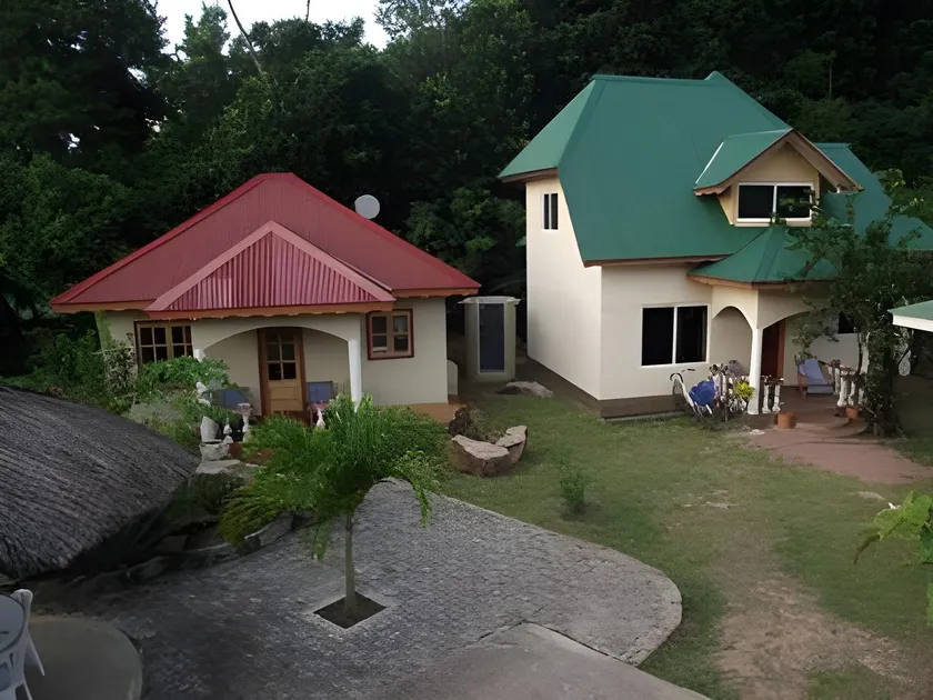 Island Bungalow - Image 1