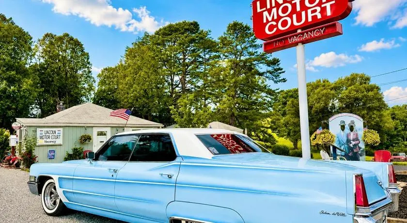 Lincoln Motor Court - Image 1
