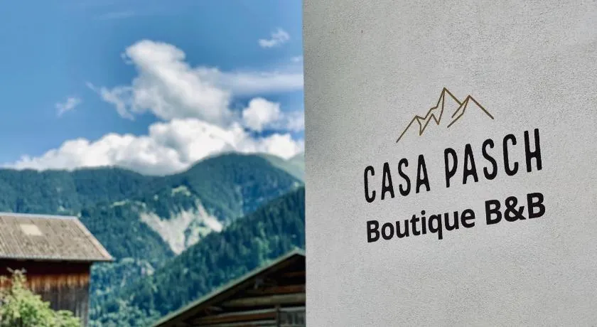 Casa Pasch - Boutique Bed and Breakfast in Cumpadials - Image 1