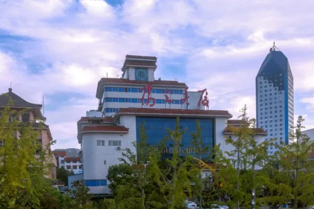 Weihai Sunshine Building Hotel - Image 1