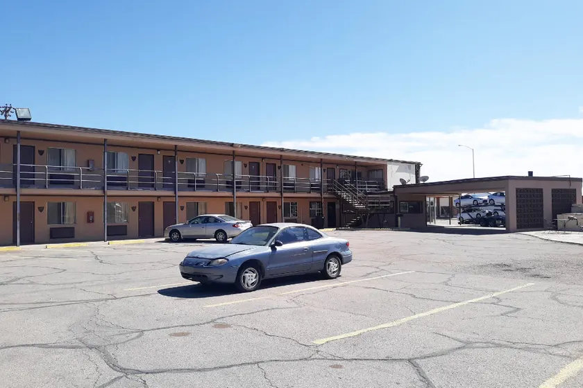 OYO Hotel Kings at Clovis - Image 1
