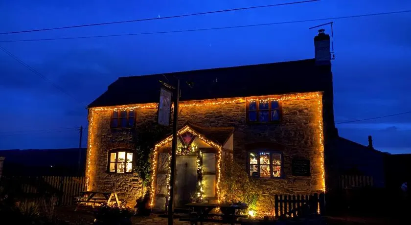 The Stables Inn - Image 1
