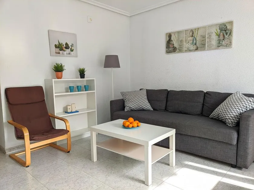 Wohnung mit Pool und Garten | Stadtblick - Image 1