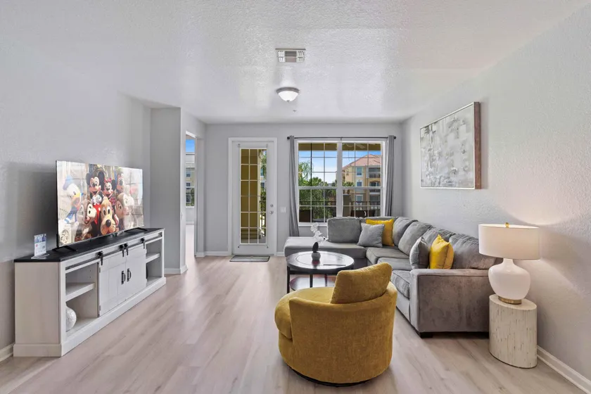 4804 Cayview Ave 306 3 Br condo by RedAwning - Image 1