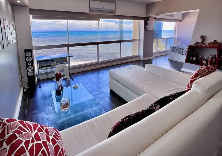 Seafrontapartment-sleeps4-pool-parking-garden - Image 1