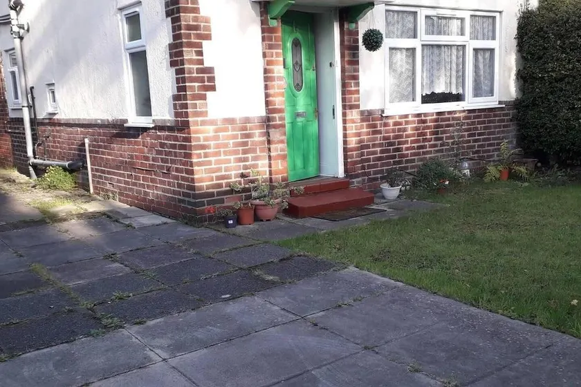Homely 3-bed House in Manchester - Image 1