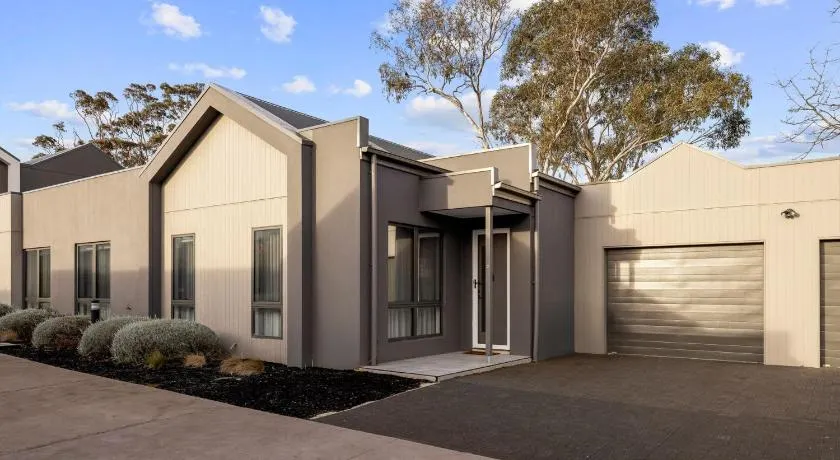 Rhyll Delight - Image 1