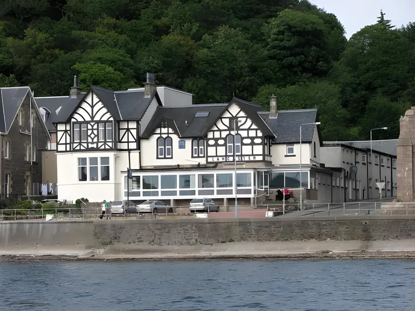 Lancaster Hotel - Image 1