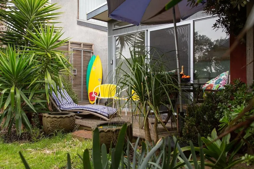 Smith Beach Getaways Beachwood Garden Studio - Image 1