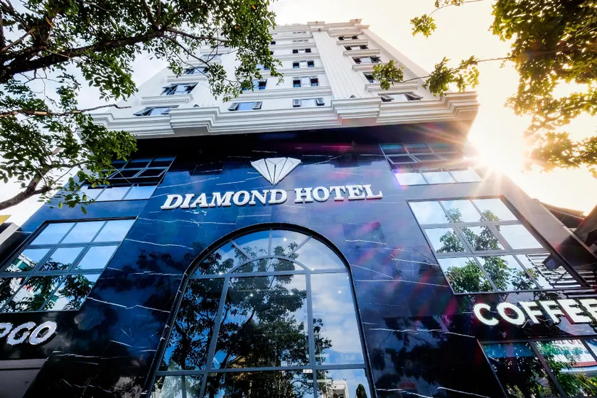 DIAMOND HOTEL - Image 1