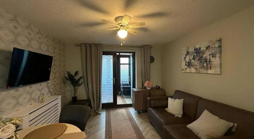 Caroline's One Bedroom House in Northampton - Image 1