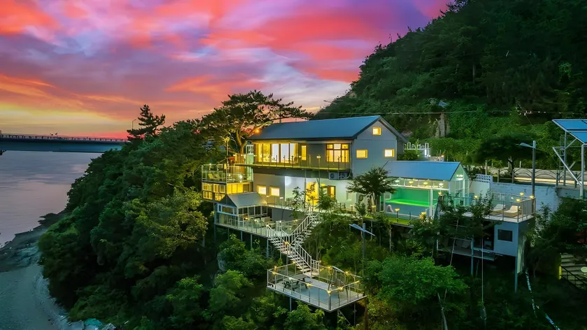 Yeosu also Stay Pool Villa - Image 1