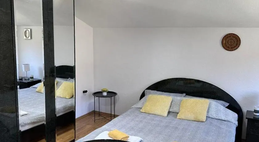 Anki apartman na Vrbasu sa privatnom plazom - Image 1