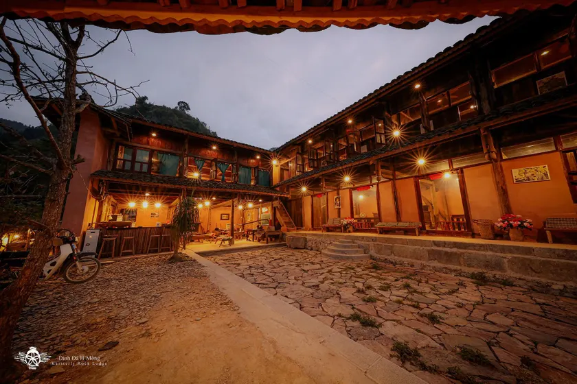 Dinh Đá H'Mông - Karsterly Rock Lodge - Image 1