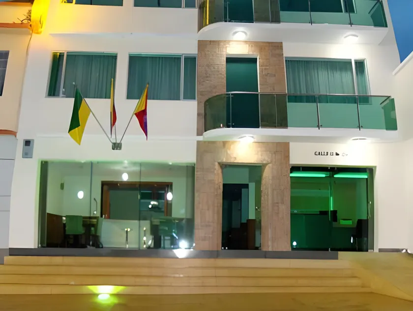 Apartahotel Vincent Suites - Image 1