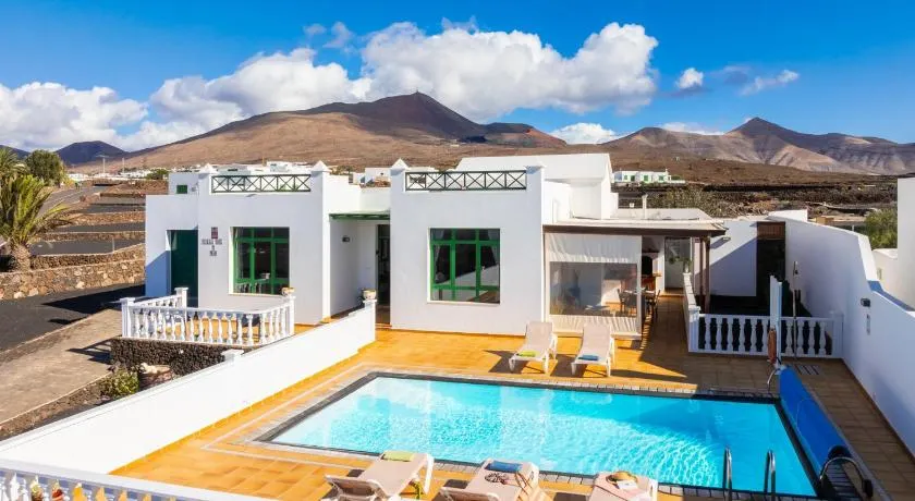 Villa Sol y Mar - Image 1