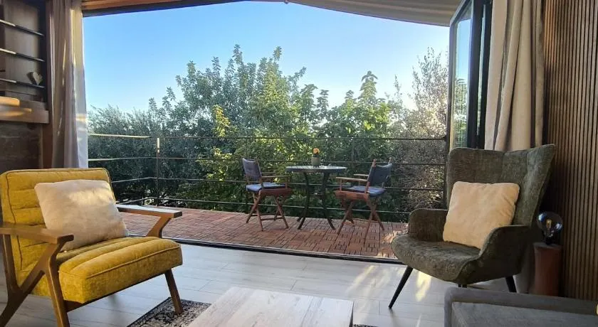 The Zephyr House - Image 1