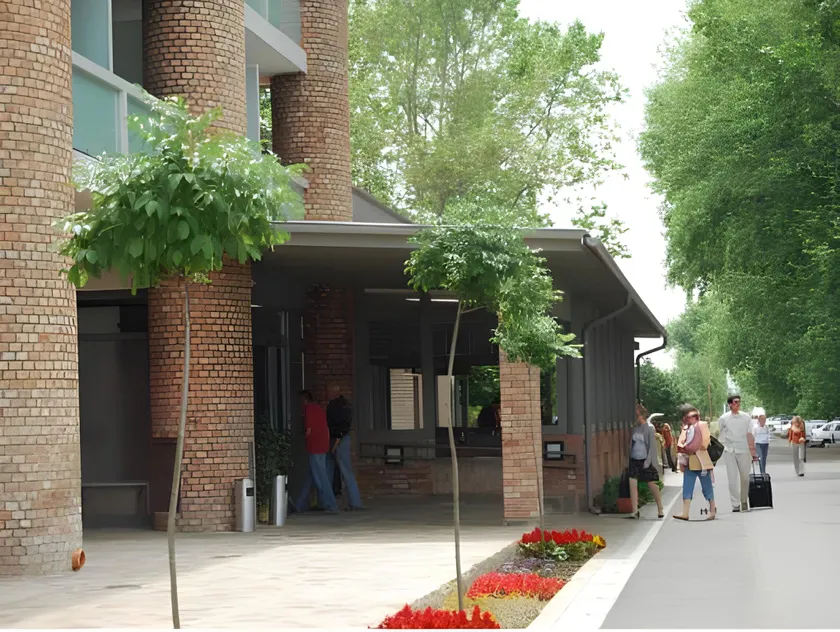 Hotel Pagony Wellness - Image 1