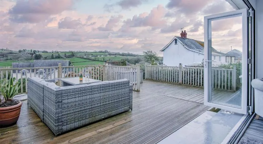 Pencw Garden View - 3 Bed Apartment - Saundersfoot - Image 1
