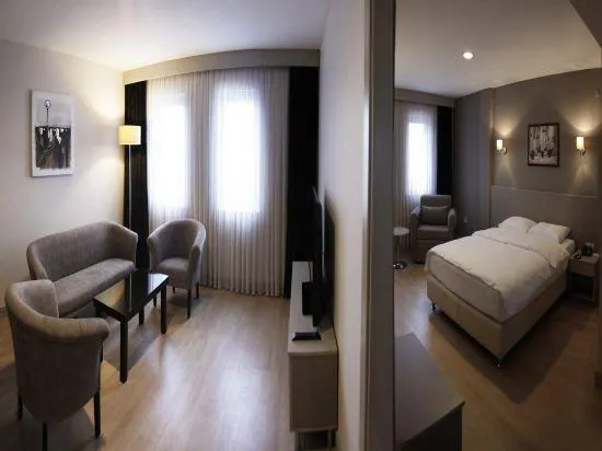 Zinos Hotel - Image 1