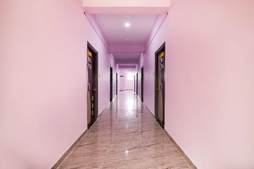 Super Hotel O by OYO New Rock - Image 1