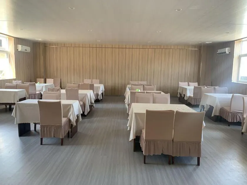 TongQianWan Hotel - Image 1