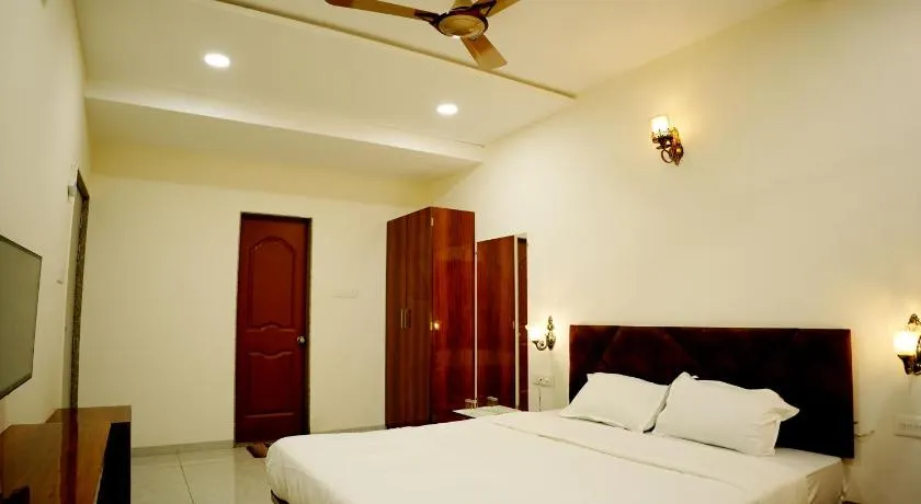 Hotel green hills - Image 1
