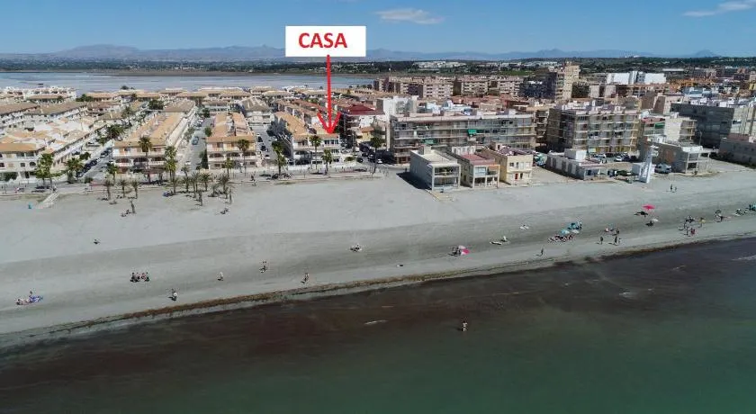 Chalet | Vue sur l'eau | Plage à proximité - Image 1