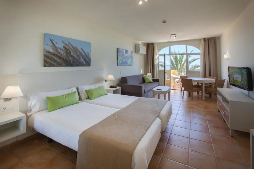 Apartamentos Monte Feliz - Image 1