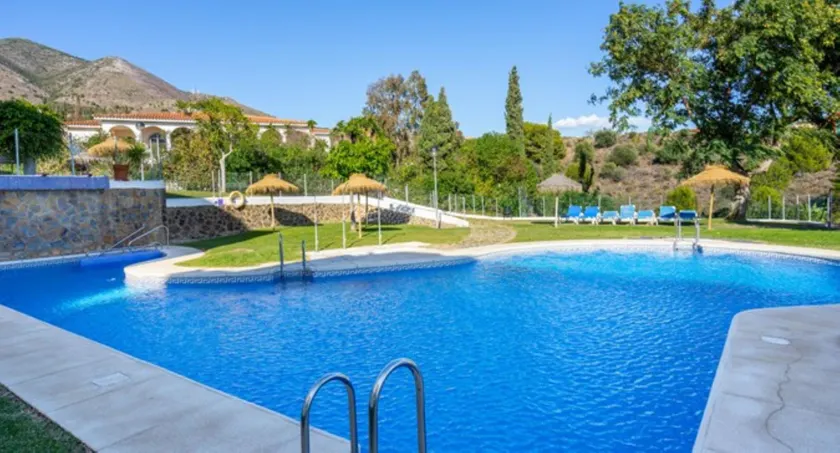 Family apartment in Playa de Carvajal, Benalmádena - Image 1