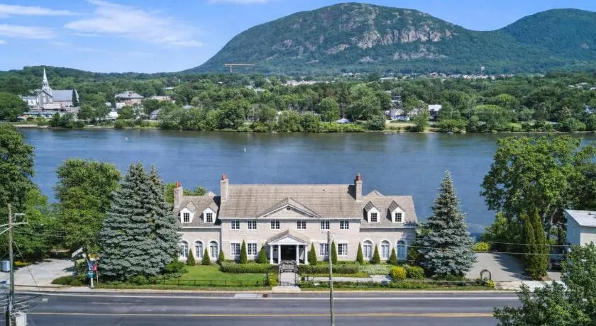Waterfront Mansion with Mont-Saint-Hilaire Views, Near Montreal - Image 1