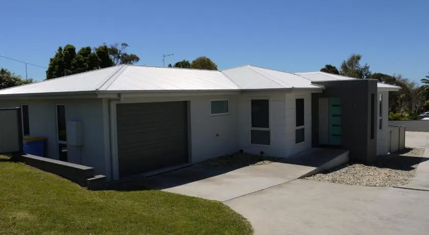 Westwood Villas - Bridport - Image 1