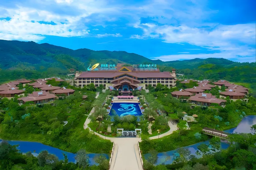 Country Garden Hot Spring Hotel Huizhou - Image 1